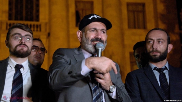Premierul armean Nicol Pașinian, numit în funcție în urma unor ample proteste de stradă, a DEMISIONAT