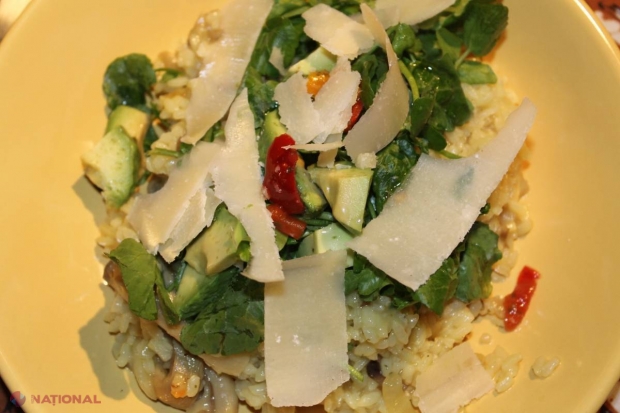 Rețeta Tamarei Șchiopu // Pilaf cu ciuperci şi vin alb