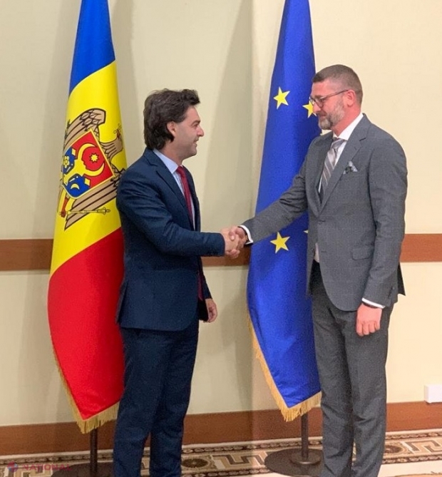 Ambasadorul agreat al României în Republica Moldova, Cristian-Leon Turcanu, a înmânat scrisorile de acreditare vicepremierului Nicu Popescu, șeful diplomației de la Chișinău