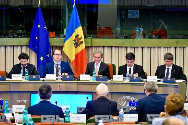 Declarație TĂIOASĂ a europarlamentarului Cristea: „Am văzut colegi din alte grupuri politice care s-au urcat cu picioarele pe R. Moldova”