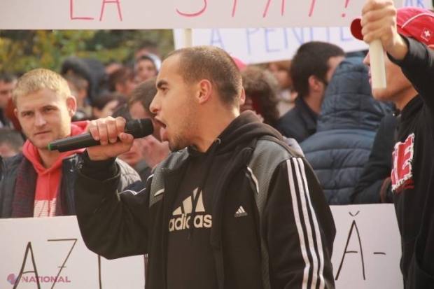 FOTO DOVADĂ // Plahotniuc versus Filat: Partidul Democrat a organizat protestele de ieri de la Curtea de Apel