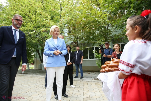 FOTO // Ambasadorul României în R. Moldova și Irina Vlah au discutat despre „avantajele învățământului în limba ROMÂNĂ” și oportunitățile pe care le are R. Moldova în calitate de stat-candidat pentru aderare la UE: „Suntem recunoscători României”