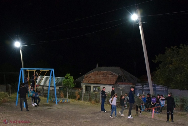 FOTO // Încă o localitate din raionul Orhei, satul Vâprova, a fost iluminată: „Toată lumea știe că noi ne-am propus să facem din Orhei cel mai iluminat raion din țară”