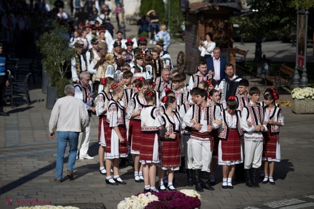 Colective din R. Moldova, la unul dintre cele mai vechi festivaluri de FOLCLOR din România - „Trandafir de la Moldova”