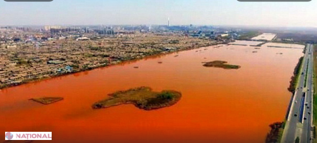VIDEO // Uluitor! Un râu s-a înroșit exact ca sângele, însă nimeni nu are nicio explicație