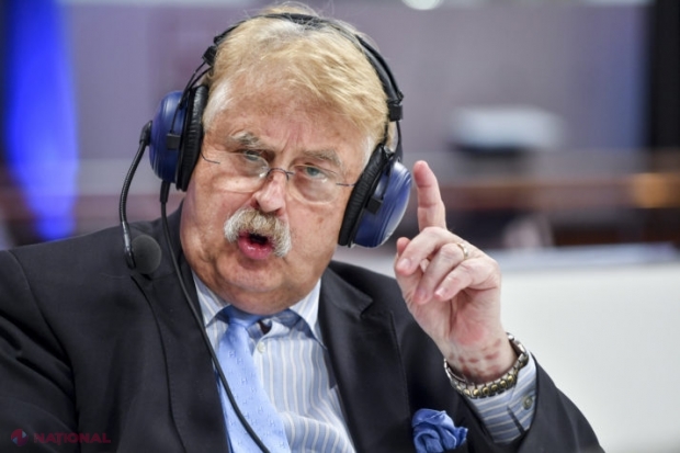 POLITICO: Europarlamentarul Elmar Brok încasa câte 150 de euro de la fiecare vizitator pe care îl aducea la PE