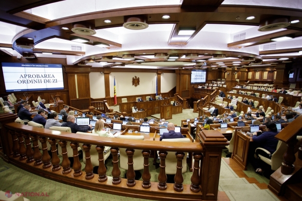 VOTAT // Taxele consulare vor fi REDUSE în jumătate, iar cele pentru copiii minori - ELIMINATE, de la 1 ianuarie 2023