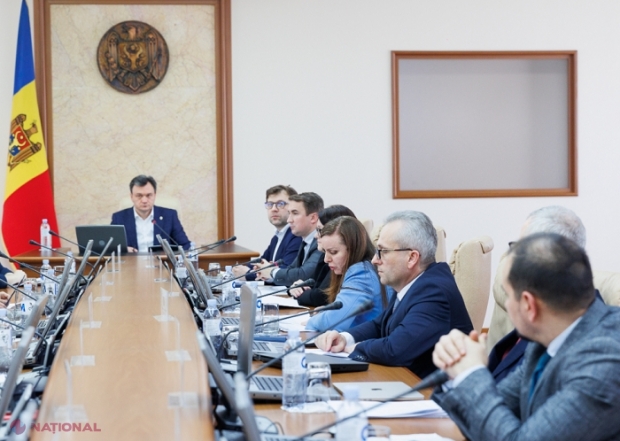 VIDEO // DEMISII și NUMIRI la prima ședință a Guvernului Recean
