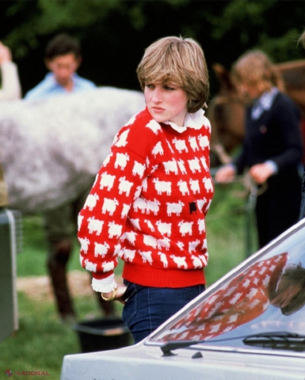 Suma uriașă plătită pentru celebrul pulover roşu de lână decorat cu oi, purtat de Prinţesa Diana în 1981, vândut la licitație