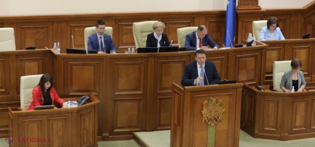 Parlamentul îndeamnă Guvernul să se adreseze în judecată pentru ANULAREA contractului de concesionare a Aeroportului Internațional Chișinău