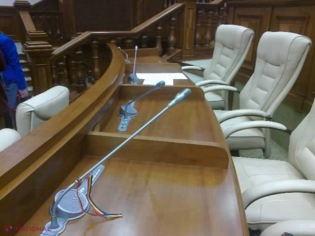 FOTO SURPRIZĂ pentru Voronin în Parlament
