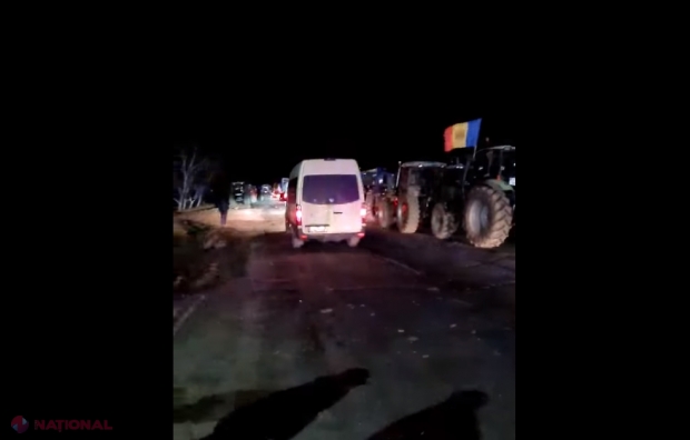 VIDEO // Fermierii continuă PROTESTELE și astăzi. Agricultorii din Hâncești, Leova, Nisporeni, Ungheni și Căușeni se îndreaptă spre PTF Leușeni – Albița. Drumul spre România ar putea fi BLOCAT din nou. Ce s-a întâmplat noaptea trecută la Leușeni