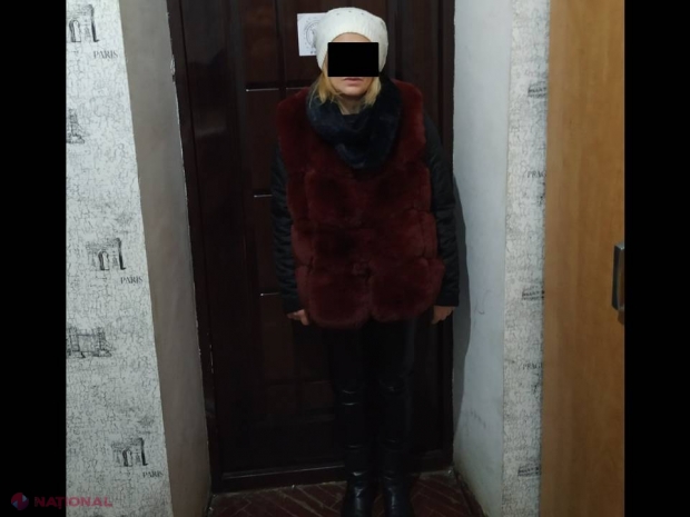 VIDEO // Intra în centre educaționale, în saloane de frumusețe sau în puncte comerciale și FURA: Bunurile sustrase au fost găsite acasă la o femeie din Chișinău