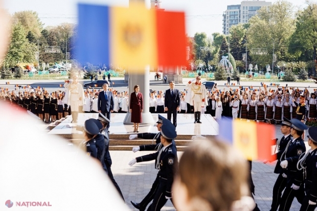 FOTO // Maia Sandu, de Ziua Drapelului de Stat: „De fiecare dată când privim spre Tricolor, să ne amintim că suveranitatea și dreptul de a ne făuri destinul trebuie apărate de noi toți, mai ales în aceste vremuri tulburi”