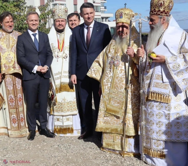 FOTO // Mitropolia Basarabiei l-a DECORAT pe șeful DRRM, Adrian Dupu: „Mitropolia Basarabiei are un rol important în promovarea și păstrarea valorilor, tradițiilor și spiritualității românești în stânga Prutului, misiune asumată și de DRRM”