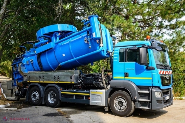 Locuitorii din Chișinău care nu sunt conectați la rețeaua publică de canalizare, obligați să încheie contracte cu „Apă-Canal Chișinău” pentru evacuarea nămolului din fosele septice