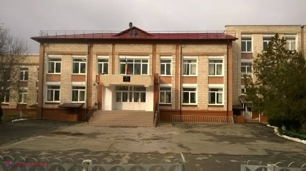 DOC // Un nou SCANDAL la Gimnaziul din satul Pârâta. Unii părinții vor PROTESTA în fața instituției pe 1 septembrie, după ce administrația a decis, fără a desfășura consultări, ce limbă străină vor studia elevii: „E vorba de DISCRIMINARE”