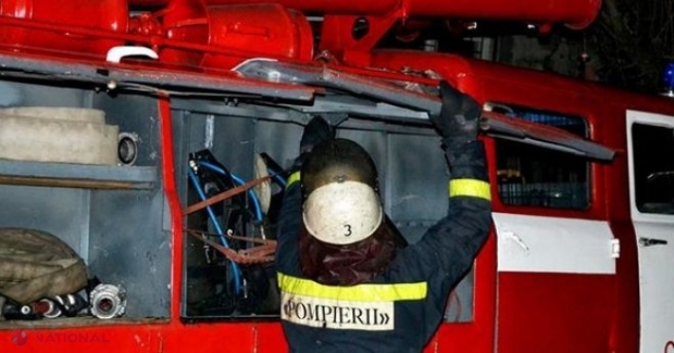 OMOR la Glodeni? Pompierii au fost alertați să stingă o casă în flăcări, dar au găsit un bărbat mort în interior