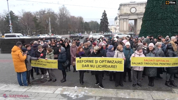 Angajații Spitalului de Boli Infecțioase „Toma Ciorbă”, PROTEST în fața Guvernului. Personalul instituției medicale este împotriva FUZIUNII cu Spitalul Dermatologie și Maladii Comunicabile: „Reforme și optimizare, nu lichidare”