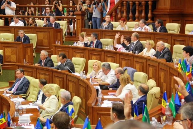 Parlamentul urmează să discute în câteva minute raportul privind ridicarea imunității lui Vlad Filat