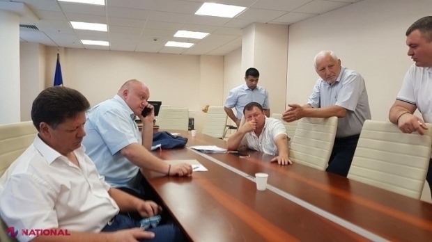 Un deputat PAS ironizează pe seama lui Gațcan care și-a schimbat partidul, apoi și-a dat demisia, dar deja vine în Parlament pentru a asigura cvorumul ședinței: „Inclusiv de asta avem nevoie de alegeri parlamentare anticipate” 