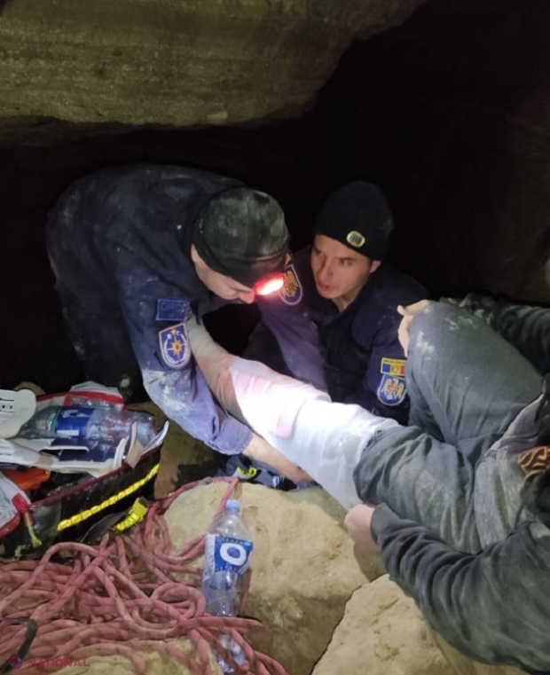 VIDEO // BLOCAT în „Peștera Surprizelor” de la Criuleni: Un tânăr de 21 de ani, salvat de la 350 de metri sub pământ și dus de urgență la spital