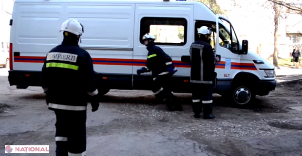 OROARE la Ciocana: O gospodină și-a prins degetul în mașina electrică de tocat carne