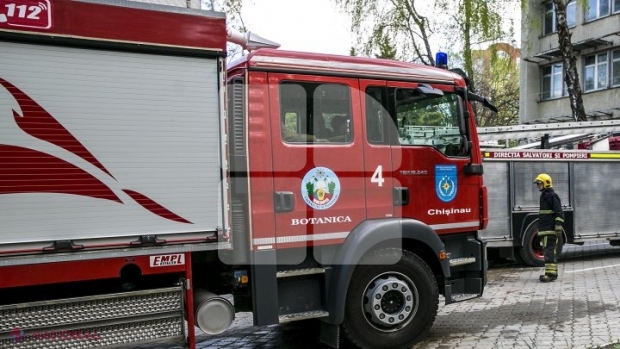 Un tânăr de 24 de ani, salvat de la moarte: Pompierii l-au scos din apartamentul de la Ciocana, cuprins de flăcări