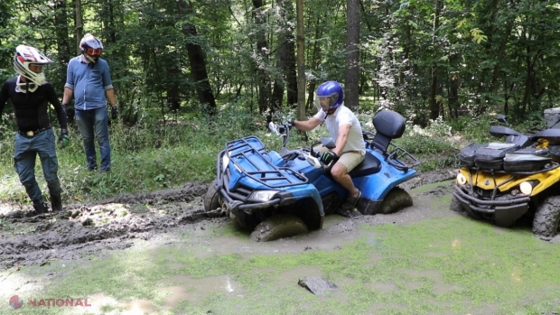 GALERIE FOTO, VIDEO // Prezentatorul de televiziune Alexandu Fosa s-a MUTAT în… codru. Noua ocupație plină de ADRENALINĂ