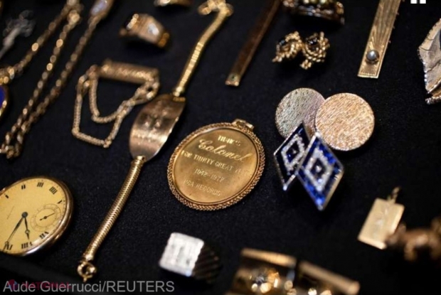 O colecţie impresionantă de bijuterii a lui Elvis Presley, scoasă la licitaţie