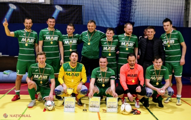 FOTO // Echipa de fotbal a unei BĂNCI din R. Moldova a câștigat turneului „Open Cupa Presei – 2019” la futsal