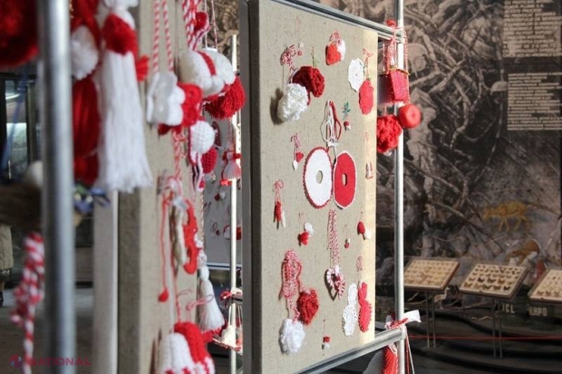 FOTO Mărţişoarele au împânzit capitala. Cele mai frumoase au ajuns la muzeu