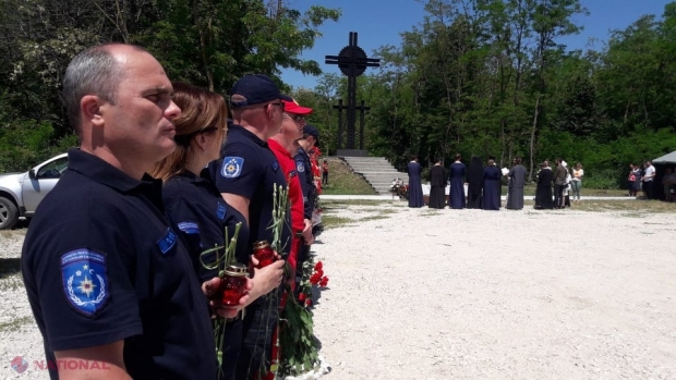 FOTO // Trei ani de la TRAGEDIE: Cei patru angajați de la SMURD Iași, care s-au prăbușit cu elicopterul în timpul unei operațiuni de salvare în R. Moldova, comemorați la Haragâș