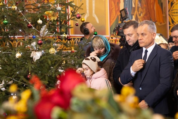 FOTO // Vlad Plahotniuc, prezent la slujba de la Mănăstirea Curchi. Starețul l-a lăudat pe liderul PD: „Mulţumim domnule președinte”