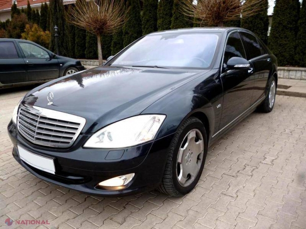 FOTO // Își vinde Mercedes-ul BLINDAT și pleacă din R. Moldova