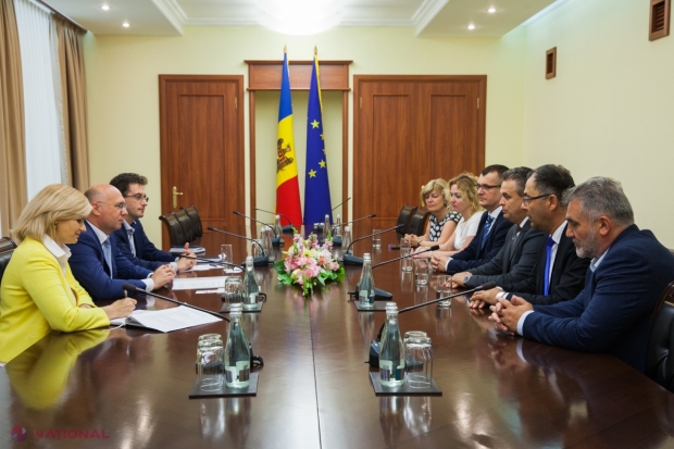 Companiile din R. Moldova s-ar putea UNI cu cele din România pentru a putea exporta pe piețe mari, cum ar fi cele din China sau Japonia