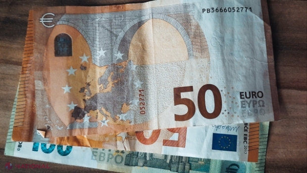 Trei ani de închisoare pentru 1 600 de euro și trei mii de lei, bani estorcați pentru a facilita obținerea unui permis de conducere: Individul nu și-a mai onorat promisiunea, dar și-a recunoscut vina în instanță