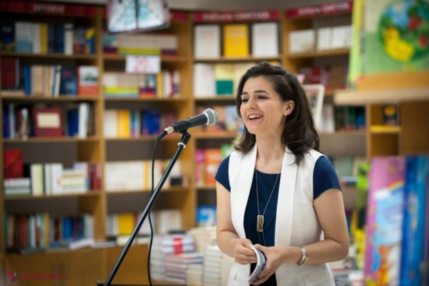 Tânăra poetă „excursionistă”, cu traiectoria Chișinău-New York