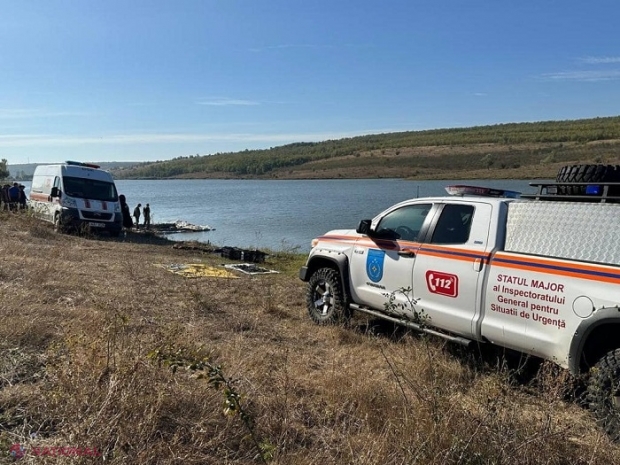 VIDEO // Imagini cu bucata de rachetă căzută în lacul de la Hârbovăț, detonată controlat de oamenii legii din R. Moldova