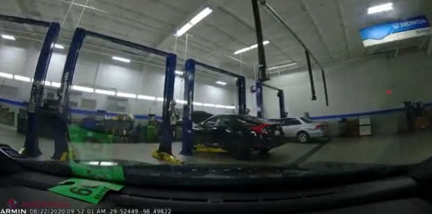 VIDEO // Dovada că ești furat în SERVICE când duci mașina la reparat. Un șofer a lăsat camera pornită