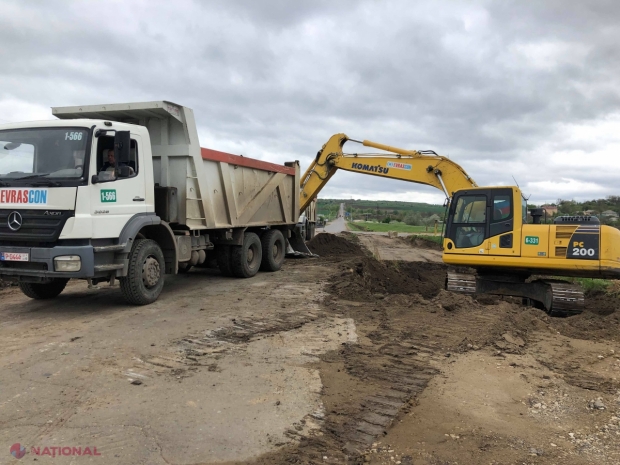 Compania responsabilă de reabilitarea drumului Hâncești – Lăpușna, PENALIZATĂ: „De trei ani cetățenii așteaptă”