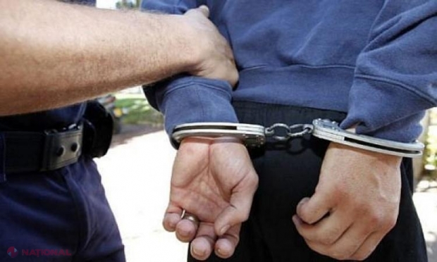 Și-a omorât soția, a schimbat-o de haine, a machiat-o și a contactat 112, anunțând că a găsit-o moartă. Bărbatul, condamnat la 20 de ani de închisoare