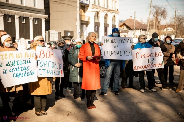 Acțiune de PROTEST // „Stadionul Republican trebuie să rămână în proprietatea statului”. Partidul „ȘOR” va iniția o campanie de colectare a semnăturilor: „Am propus să fie construit în acest loc un parc de distracții - MoldovaLand”