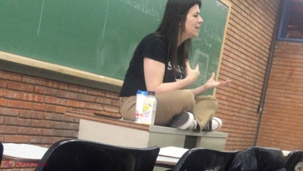 Moment șocant, surprins în direct. O profesoară bolnavă de COVID de câteva săptămâni s-a prăbușit și a MURIT în timpul unui curs online, în fața a 40 de studenți