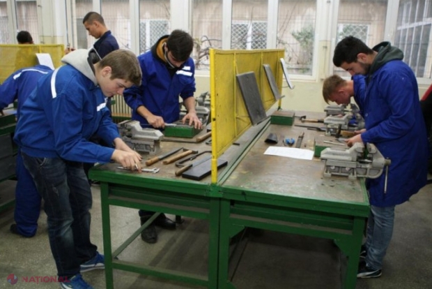 Peste 70% dintre absolvenții programelor de formare profesională prin intermediul sistemului dual sunt angajați la muncă: Programul ar putea fi extins și asupra grupurilor defavorizate