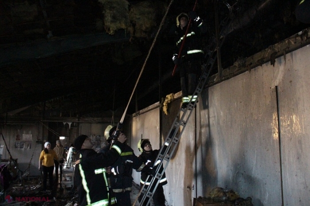 O fabrică de la Bălți a luat foc