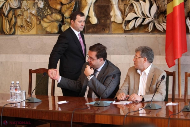 Analiștii politici oferă SOLUȚII pentru ieșirea din „BLOCAJUL” negocierilor pentru formarea unei coaliții de guvernare