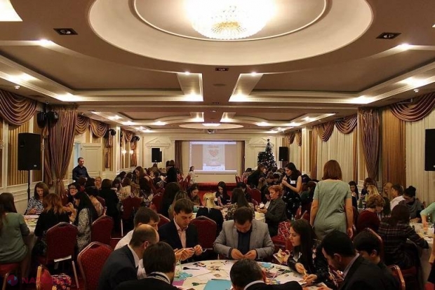 Campanie // Cu o jucărie de brad poți asigura unui copil un viitor fericit