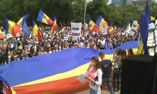 LIVE VIDEO // Peste 20 de MII de oameni scandează