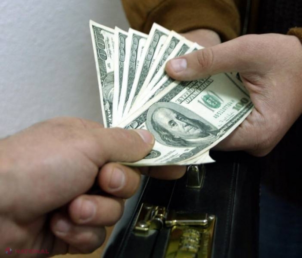 Avocat reținut de CNA! A ascuns mita în Codul Contravențional